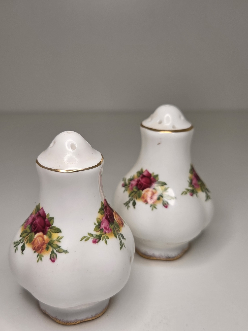 Vintage Royal Albert Old Country Roses Salt And Pepper Shakers England